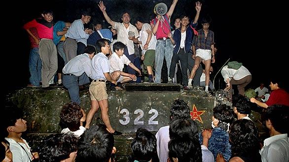 la-fg-tiananmen17_kkmjgtnc