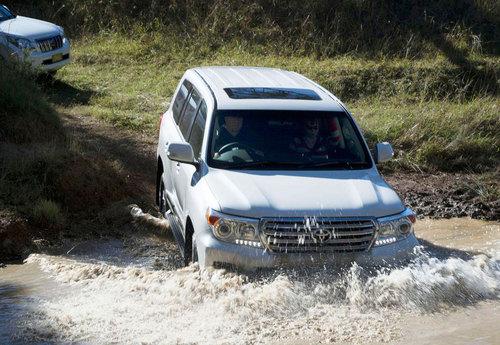 2013_toyota_landcruiser_200_sahara_road_test_review_17-0524_500x500 2013_toyota_landcruiser_200_sahara_road_test_review_17-0524_500x500