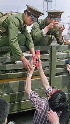 la-fg-tiananmen04_kkmotunc
