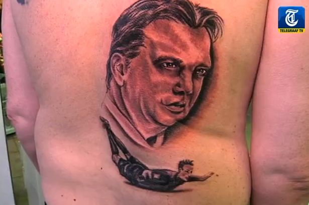 Netherlands-fan-gets-tattoo-of-Louis-van-Gaal-and-Robin-van-Persie