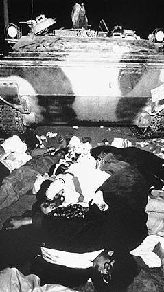 la-fg-tiananmen05_kkmoujnc