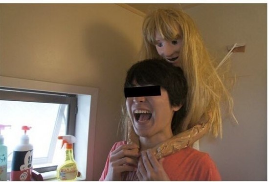 shower-head-girlfriend-550x372