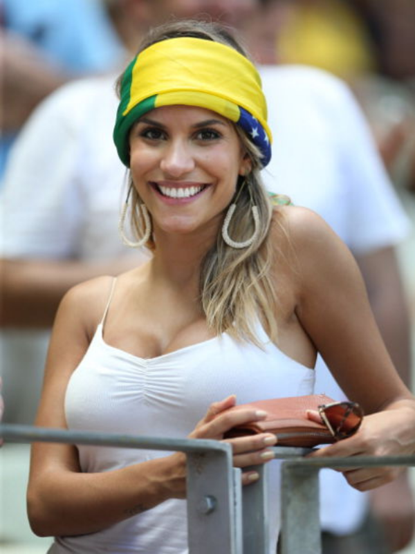 sexy-world-cup-fans-0000