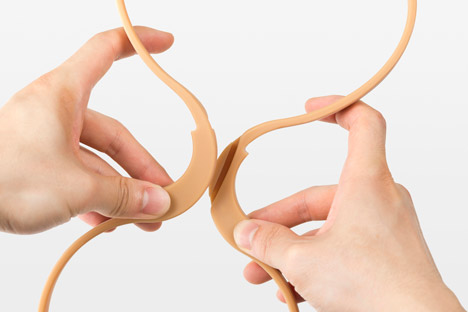 Inside-Out-Hanger-by-Apostrophe-Design_dezeen_468_4