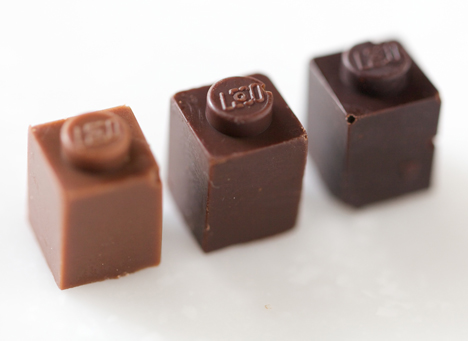 Chocolate-Lego-by-Akihiro-Mizuuchi_dezeen_3