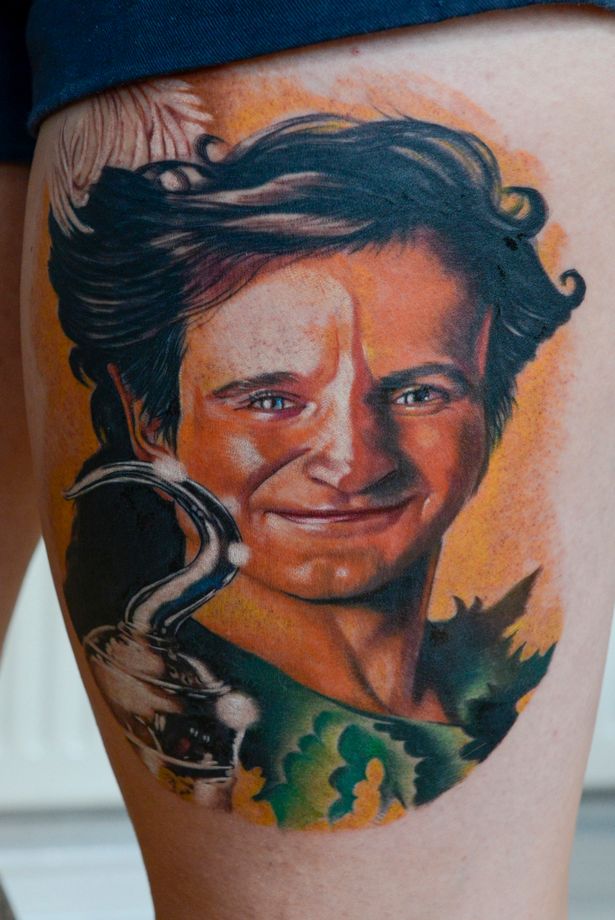 PAY-Robin-Williams-fan-Hayley-Patterson-23-has-tattoo-of-comedian-on-her-leg