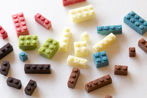 Chocolate-Lego-by-Akihiro-Mizuuchi_dezeen_468_9