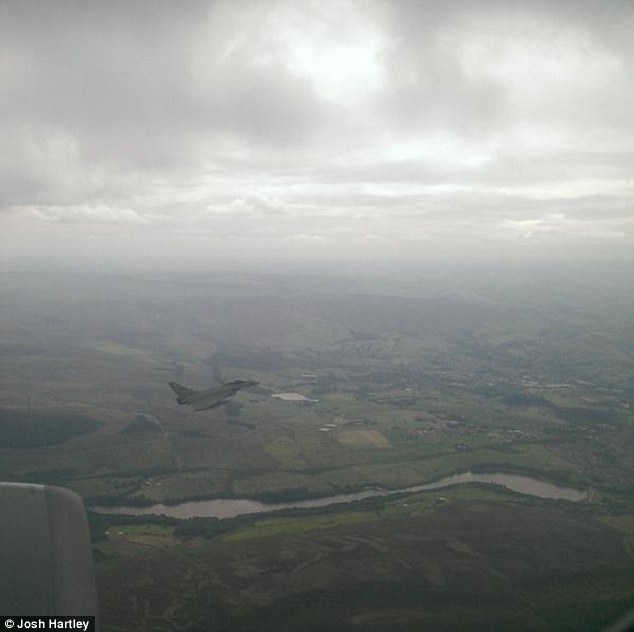 article-2716649-2046BC7F00000578-367_634x632