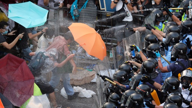 140928110447-hong-kong-umbrellas-police-horizontal-gallery