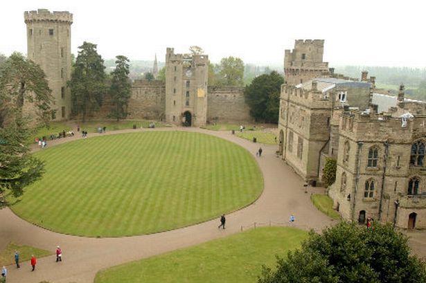 warwick-castle-40593736