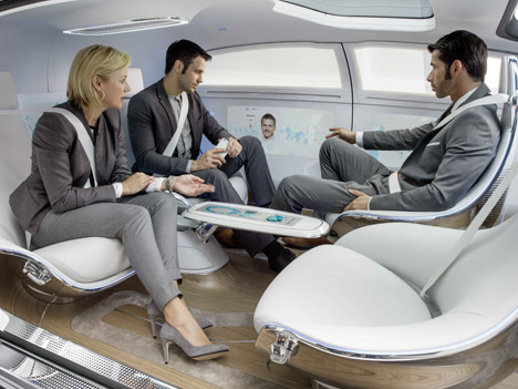 Mercedes-Benz-F-015-Luxury_dezeen_468_0