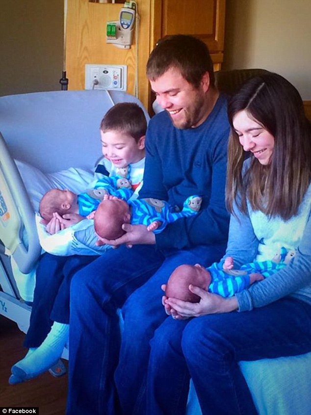 249A8D1E00000578-0-image-a-27_1421012903865