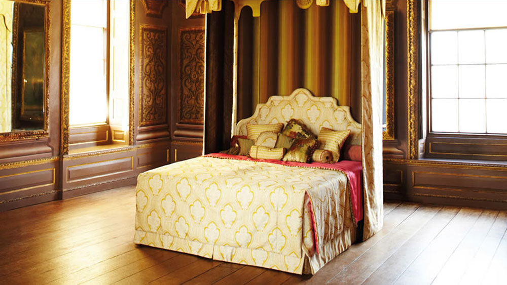 Royal-Bed-by-Savoir-Beds-1