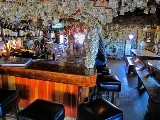 Salty-Dawg-Saloon2-550x412