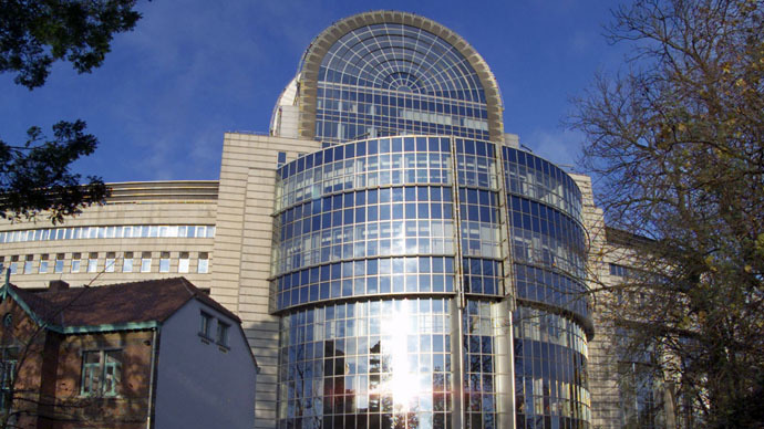 eu-parliament-bomb-threat.si