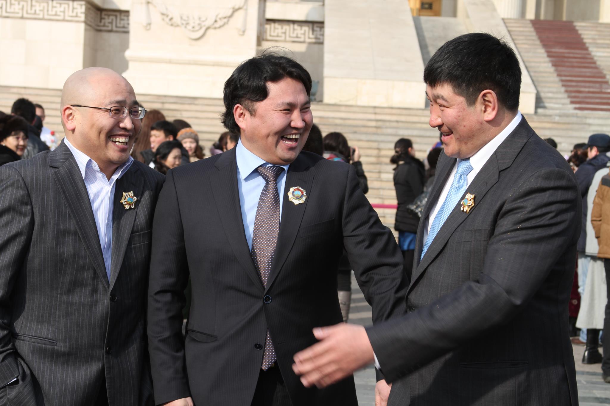 468604_383755734968830_1096272849_o(1)