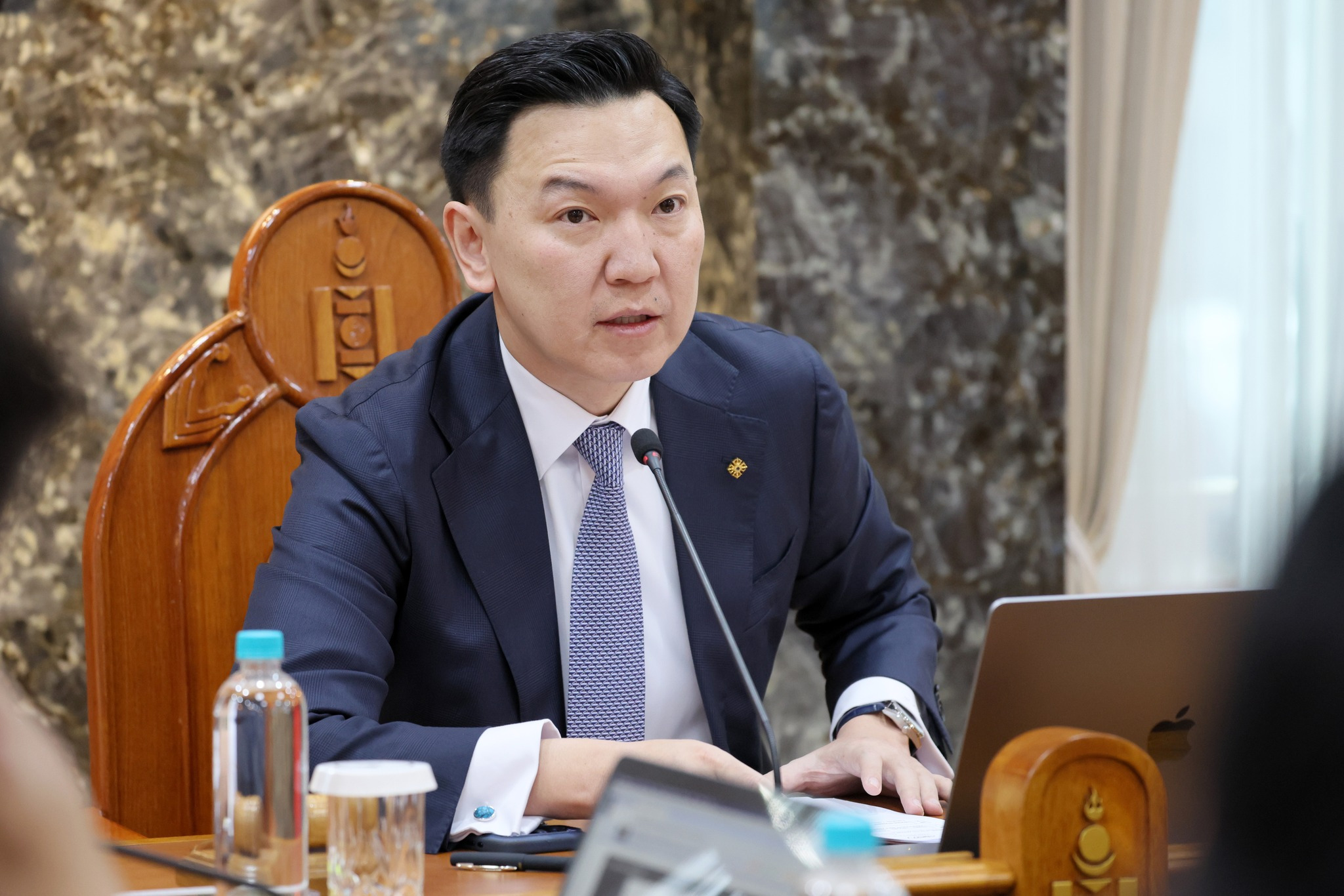 Ерөнхий сайд Н.Учрал хаагдсан 12100 дансыг нээлээ