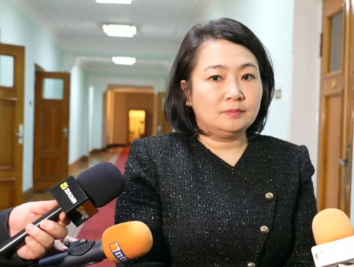 О.Номинчимэг: Сургууль дээр багш нар тамхины асуудлыг дийлэхээ болилоо гэдэг асуудлын дуу хоолой өргөөд удаж байгаа