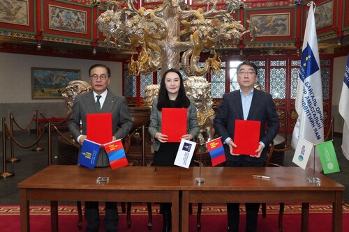 БАЙГАЛЬ ОРЧИНД ЭЭЛТЭЙ ТОГТВОРТОЙ АЯЛАЛ ЖУУЛЧЛАЛЫГ ХӨГЖҮҮЛЭХ СТРАТЕГИЙН ХАМТЫН АЖИЛЛАГАА ЭХЭЛЛЭЭ