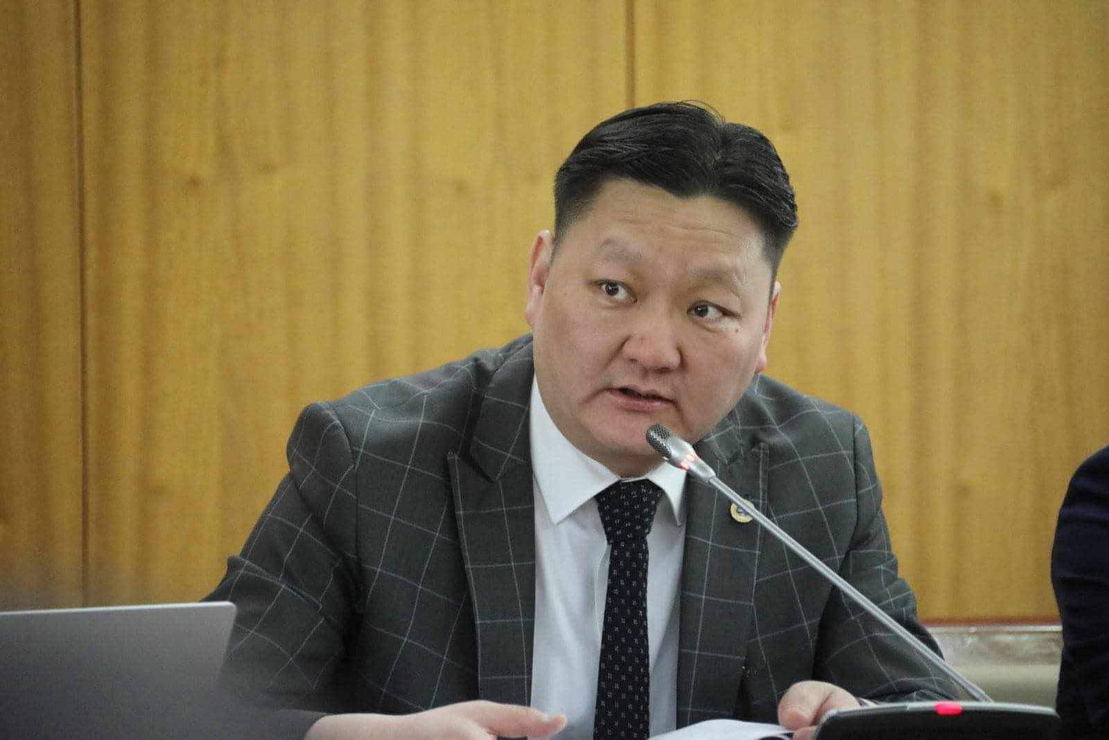 Б.Даваадалай: Мал аж ахуйн салбарт тулгамдаж буй асуудлыг урт хугацааны  бодлогоор шийдэх нь зөв