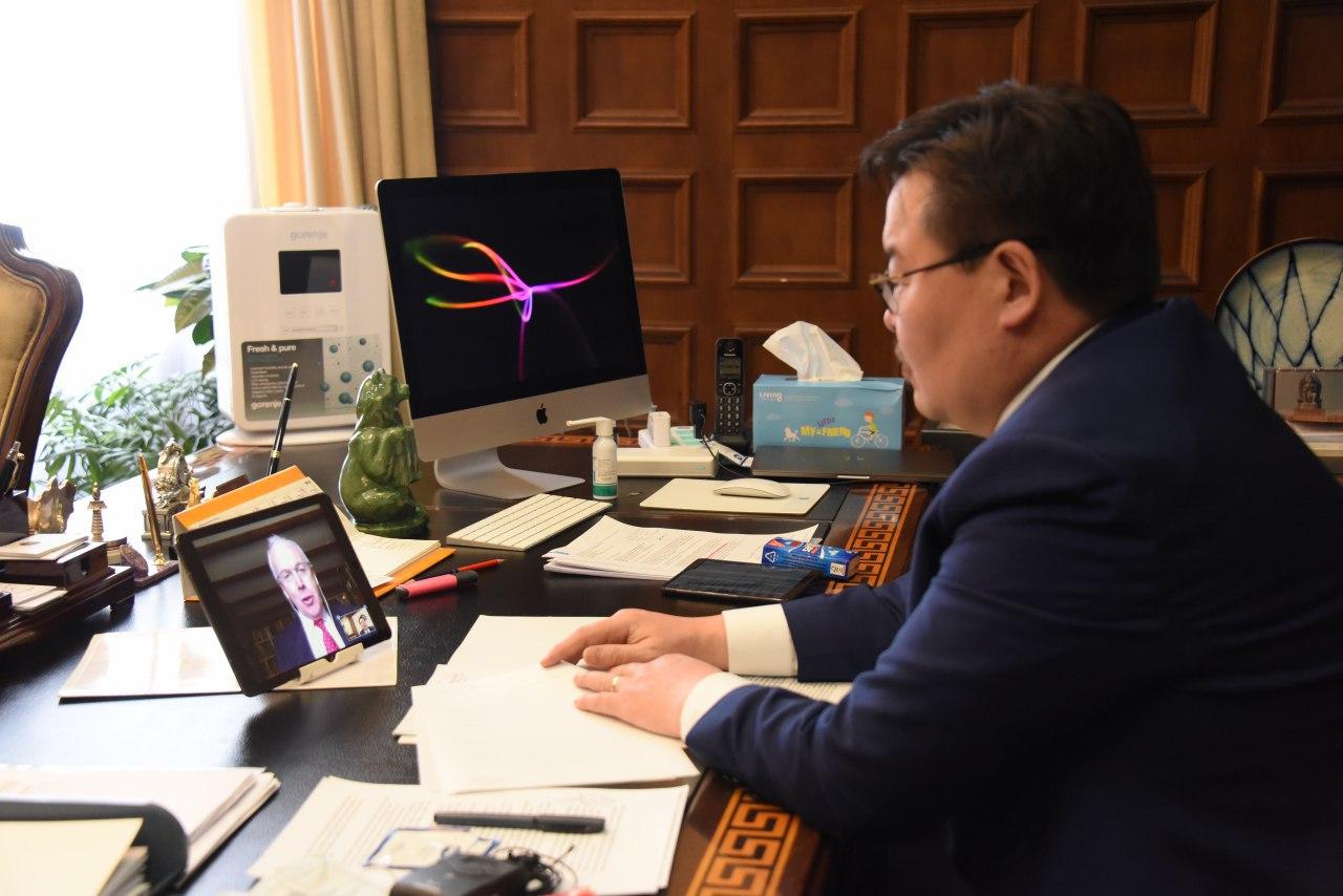 Speaker takes part in Virtual Parliament international online discussion