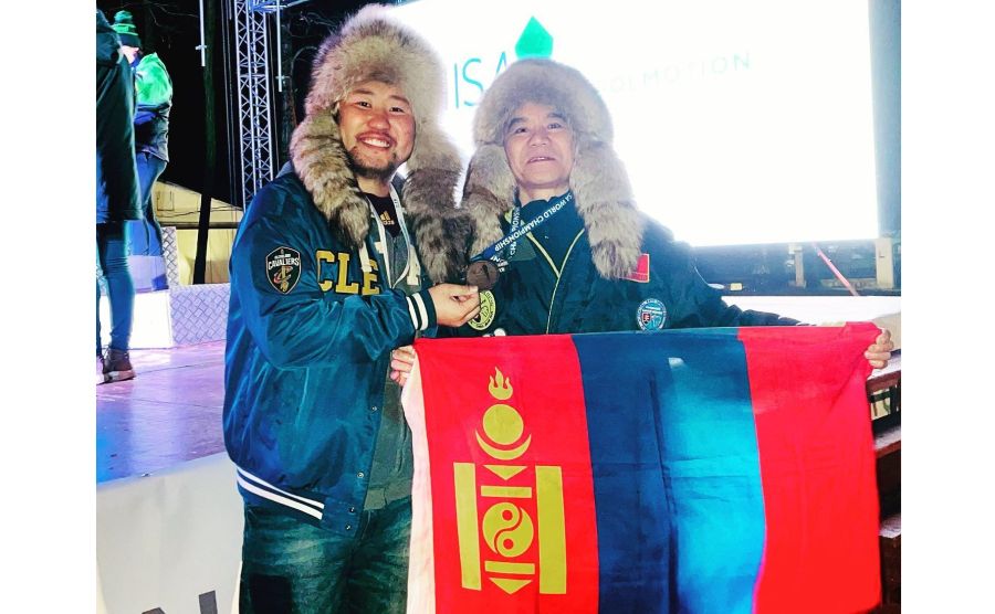 Sh.Davaadorj wins silver and bronze at Winter Swimming World Cup