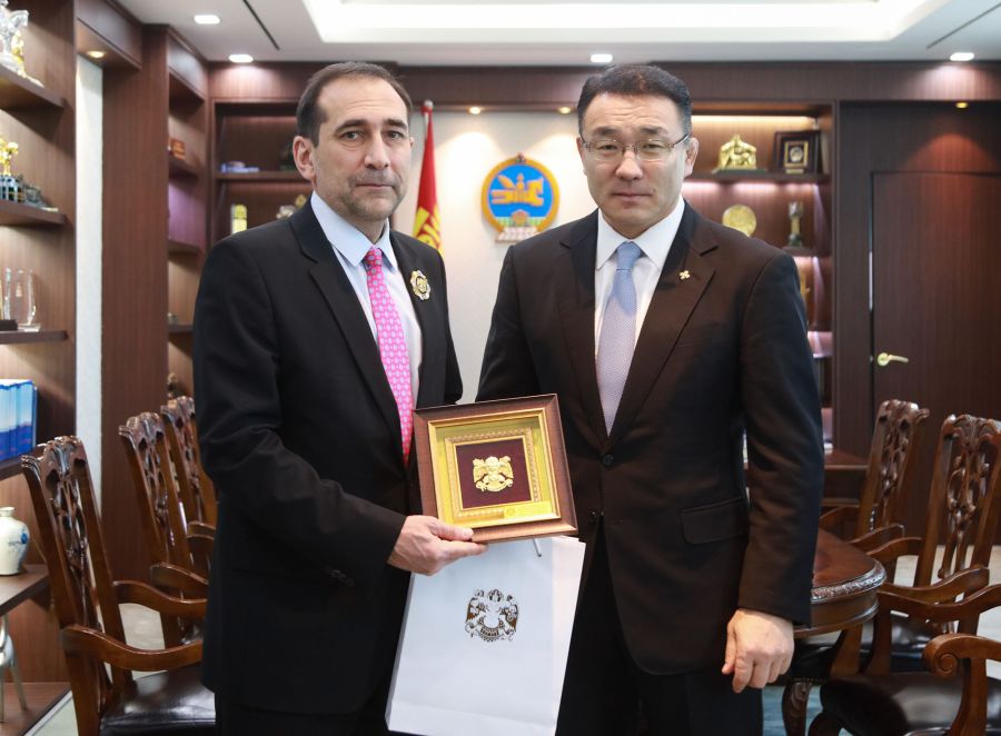 Khangardi Order conferred upon World Bank’s Country Manager for Mongolia