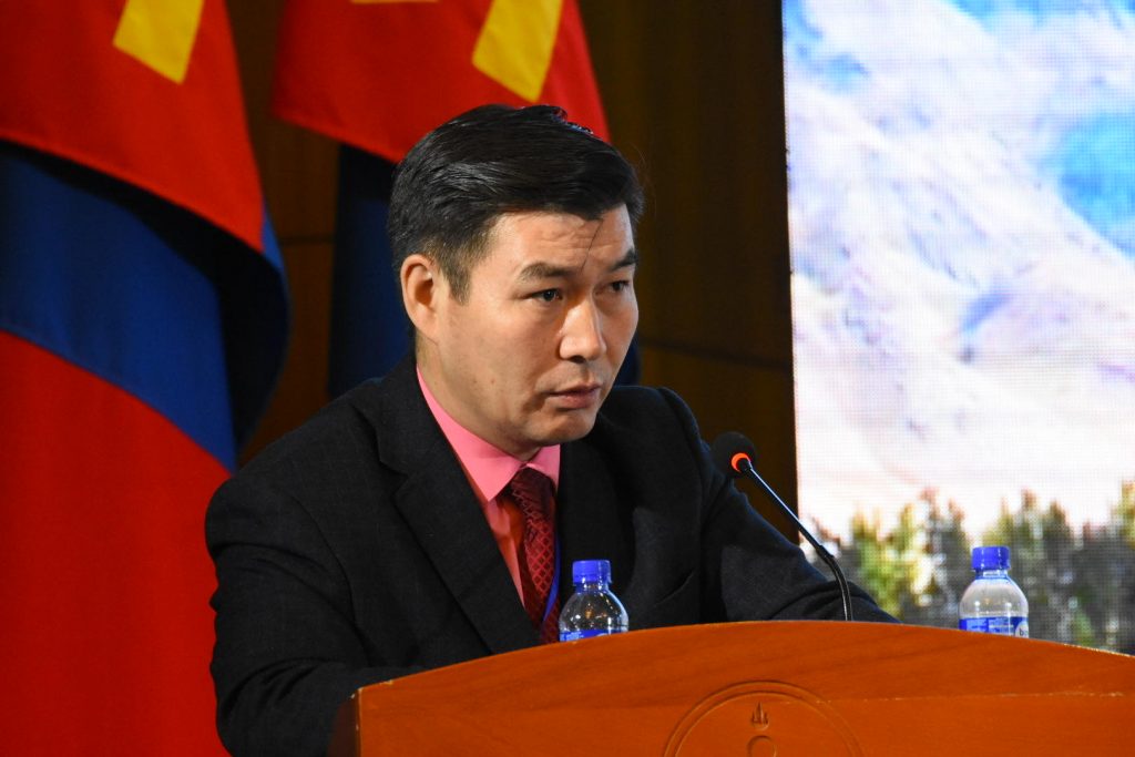 T.Baatar: Centralized waste disposal center is necessary for car batteries