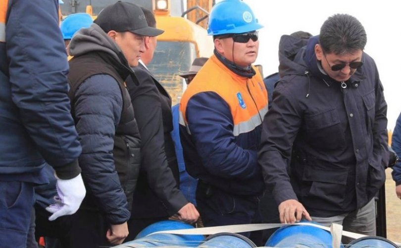 Premier reviews water supply project in Govi-Altai