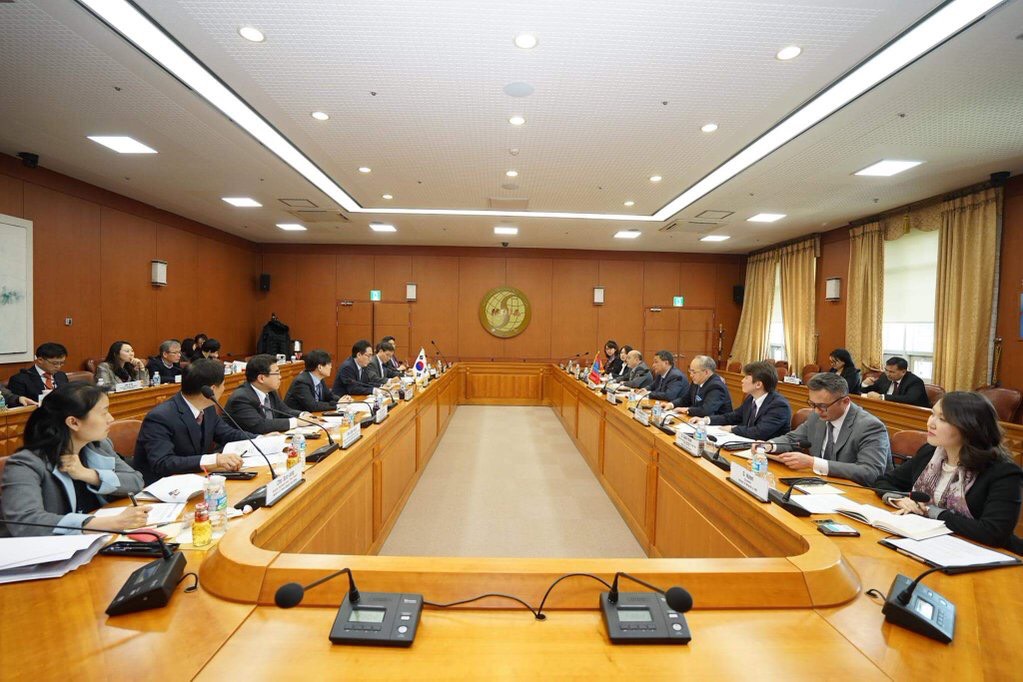 Transportation Minister signs a cooperation agreement on transportation with South Korea