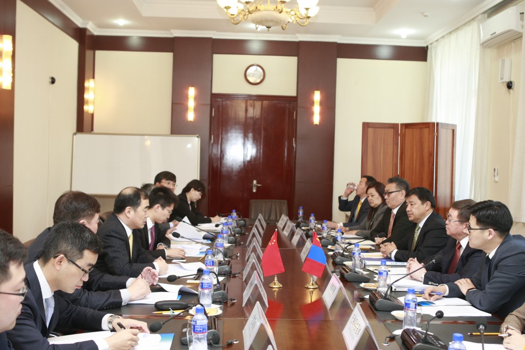 Mongolia and China hold strategic meeting to boost relations