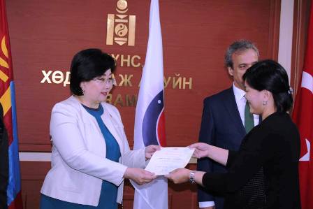 Minister of Agriculture explores introducing halal slaughter processes to Mongolia