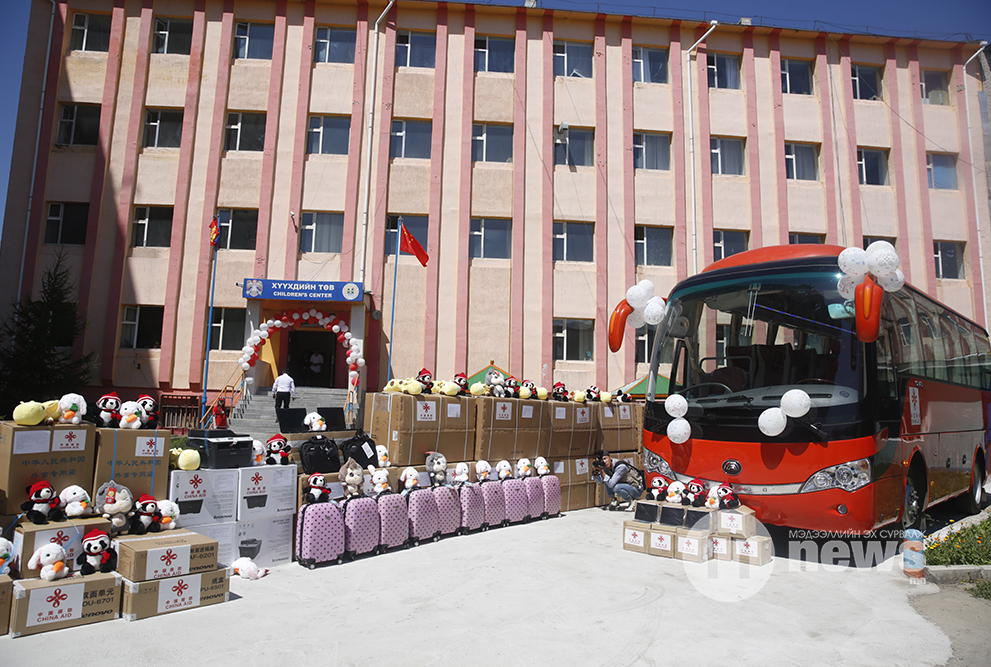 Chinese Premier’s wife donates 1 million CNY in resources to a UB children’s home