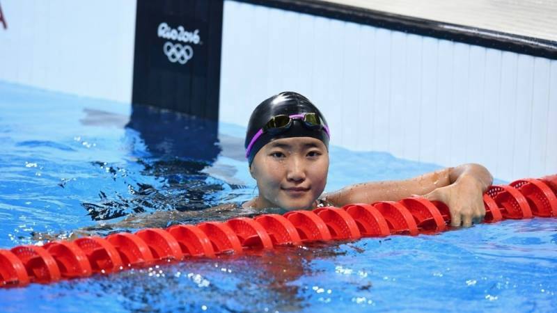 16-year-old swimmer B.Yesui breaks state record