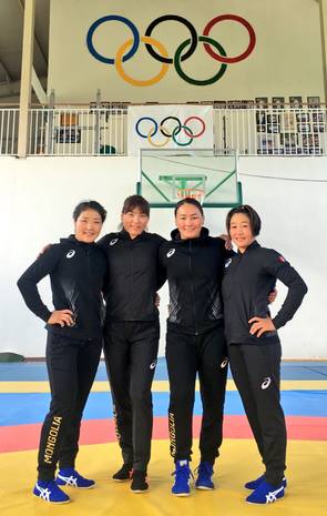 Female wrestlers head to Brazil