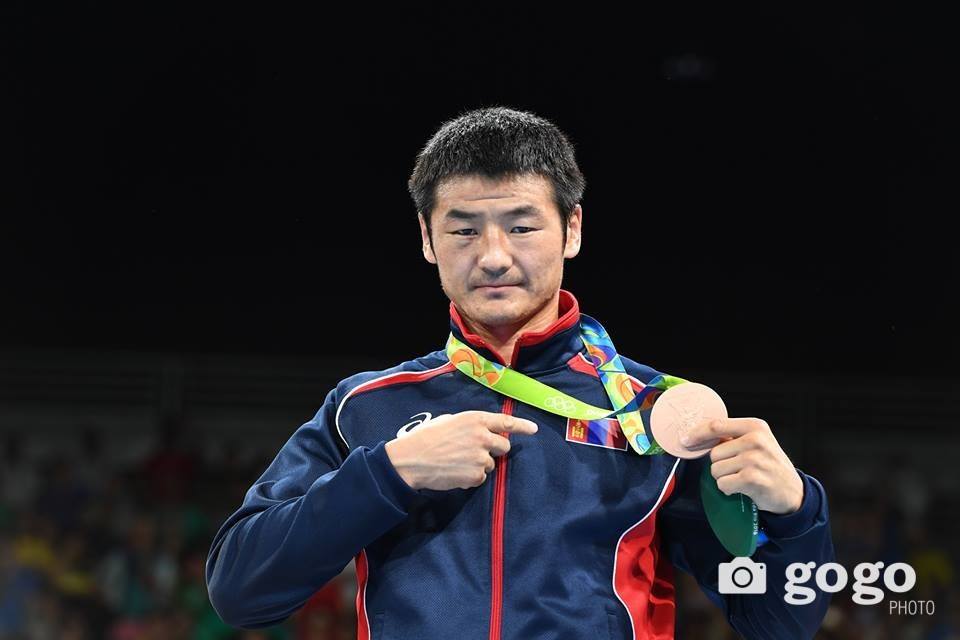 D.Otgondalai receives his Olympic medal