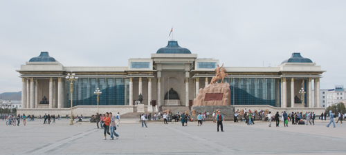 Chinggis Square to become Sukhbaatar Square once more