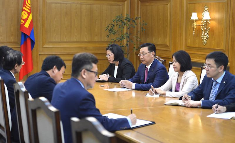 Premier meets South Korean legislator to discuss soft loan program and visa facility