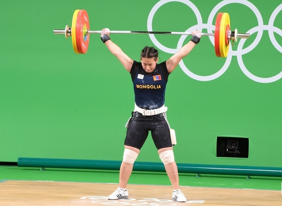 Weightlifter M.Ankhtsetseg becomes State Merited Athlete