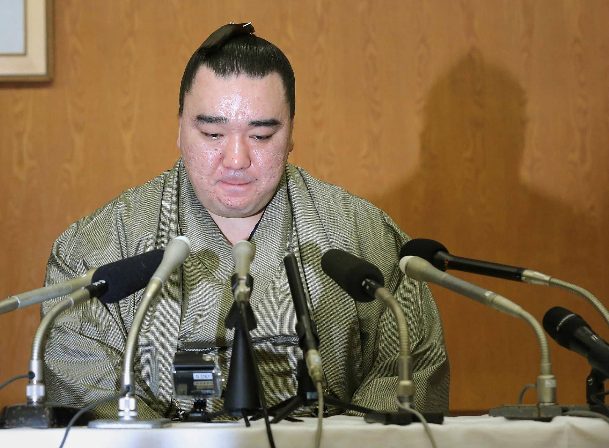 Harumafuji’s mother:  I will proudly say that my son isn’t to blame