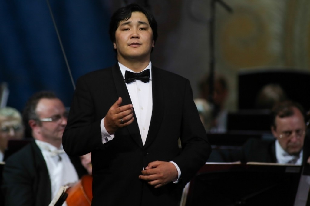 E.Amartuvshin sings at National Academic Theater of Opera and Ballet of Mongolia