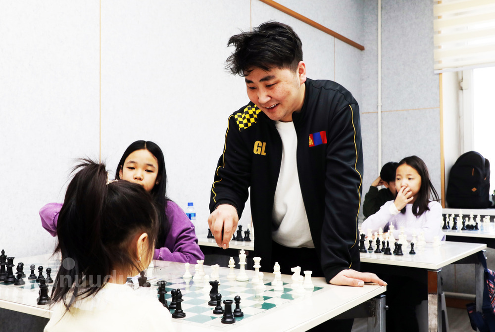 Lessons from older chess players led me to become top coach