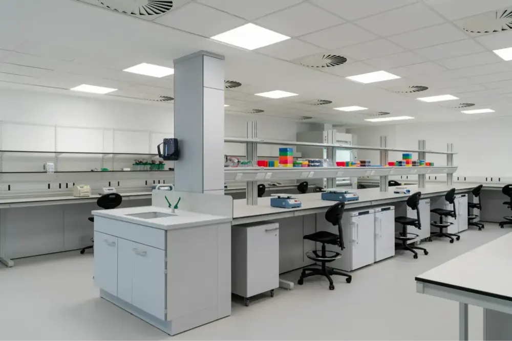 Real cost of an empty laboratory 