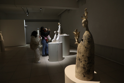 unuudur/image/2025/11/03/iirjnrb0tjn078w9/3M9A9848