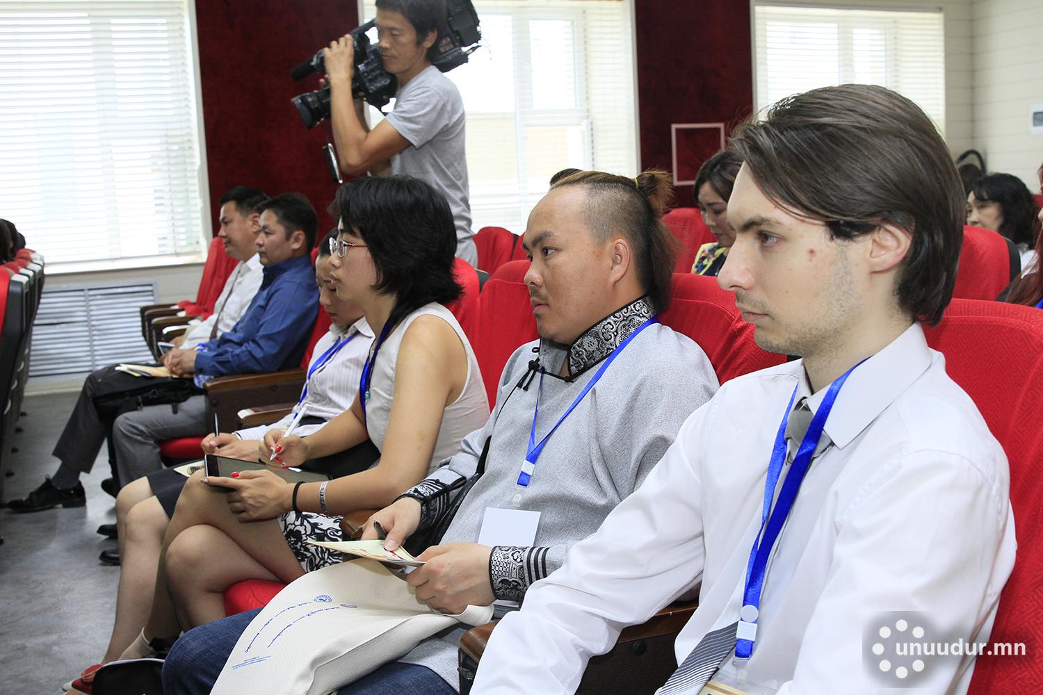 монгол судлаач