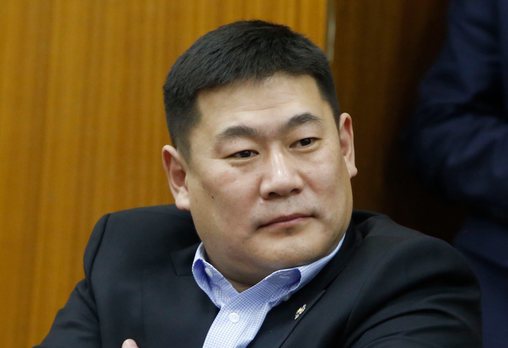 Л.Оюун-Эрдэнэ: Цэцийн гишүүд турж үхэх гээд байна уу