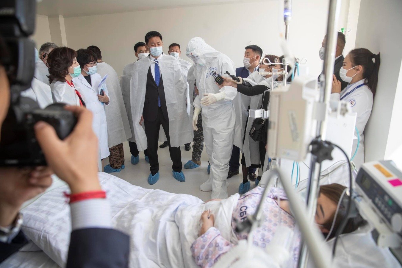 У.Хүрэлсүх: КОВИД19-ийн эсрэг вакцин гартал өндөржүүлсэн бэлэн байдлын дэглэмийг сахихаас өөр аргагүй