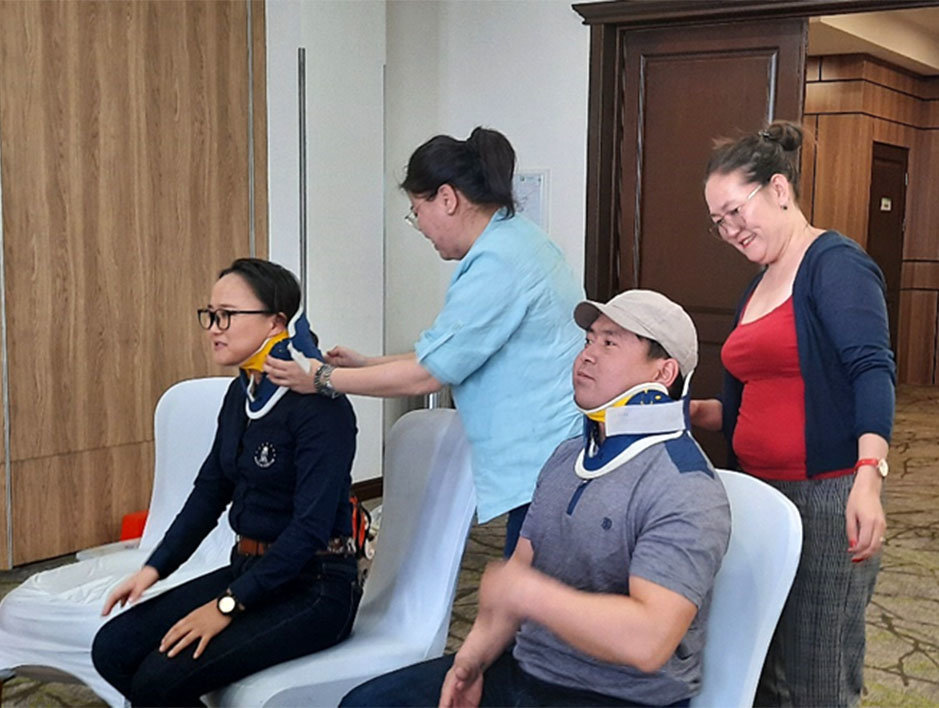 Хөтөч, тайлбарлагчдын мэдлэгийг дээшлүүллээ