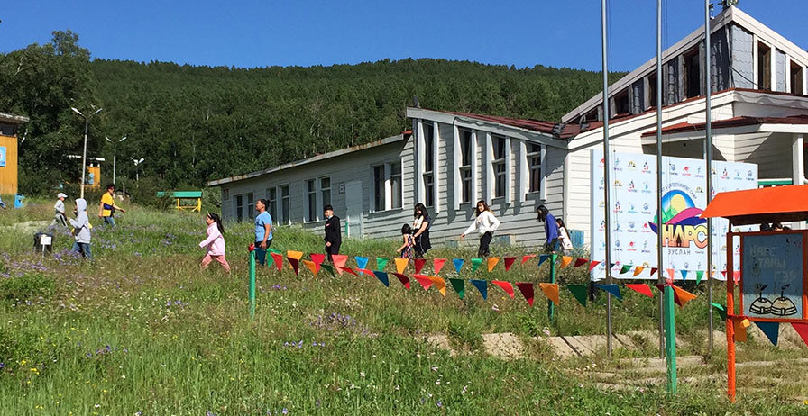 Зуслангууд хамгаалалтын хувцас бэлтгэж, хоёр цаг тутам халуун хэмжиж байна