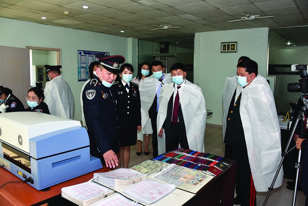 Улсын Их Хурлын гишүүн, Засгийн газрын гишүүн, Хууль зүй, дотоод хэргийн сайд Х.Нямбаатар Шүүхийн шинжилгээний үндэсний хүрээлэнд ажиллаж үүрэг, чиглэл өглөө